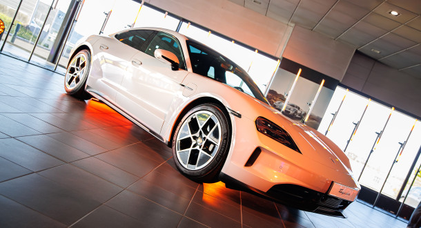 Lancement Taycan X Panamera
